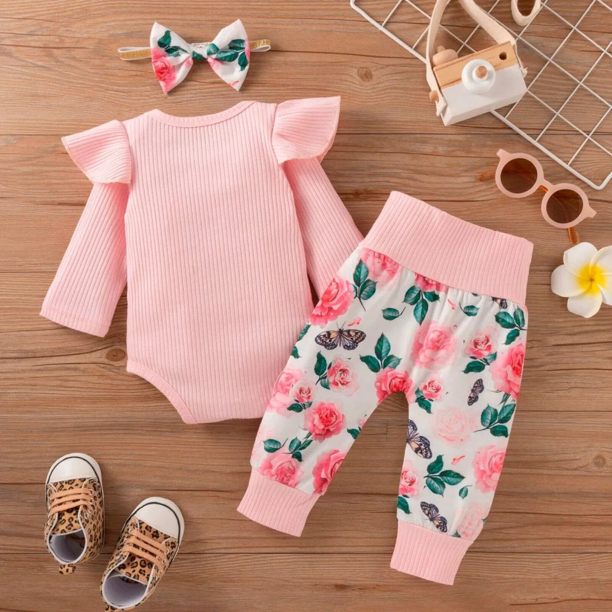Baby Girl Floral Outfit 3-piece set - Image 3
